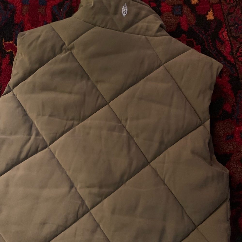 Free People puffer vest - Picture 2 of 3